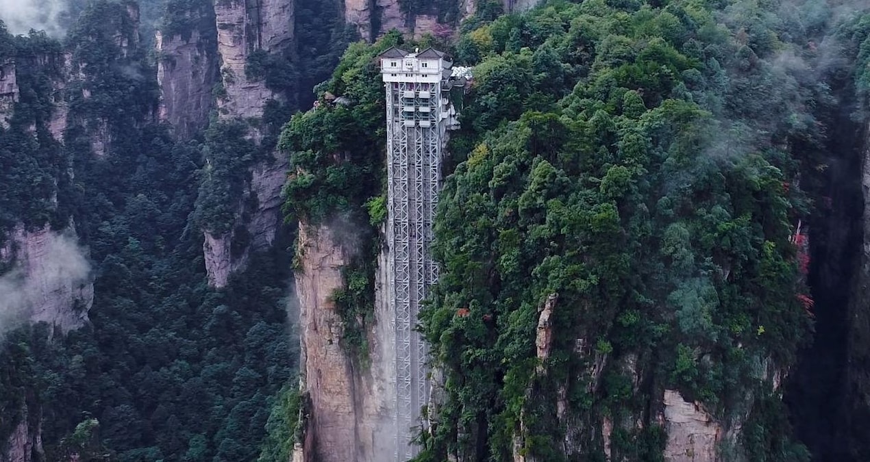 Dağların içini oyup 326 metre yüksekliğinde dev asansör inşa ettiler - Son Dakika: Gelişmeler Takip Ediliyor