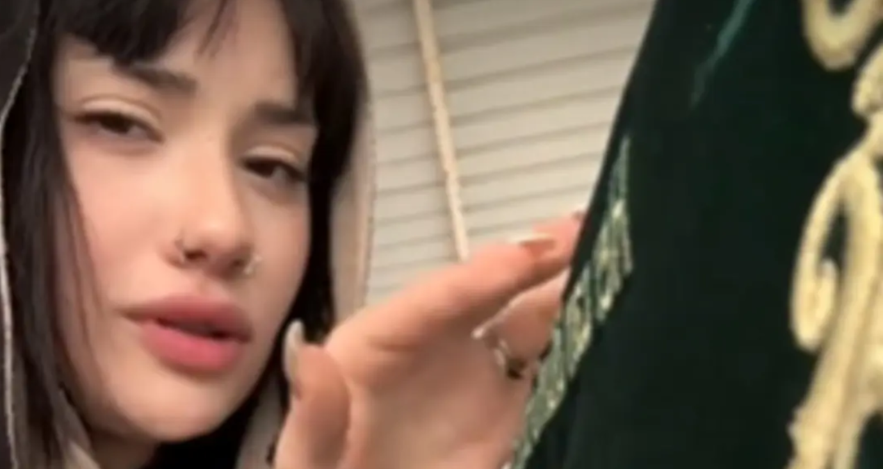 Ayrıntılar Netleşti: Dedesinin tabutuyla TikTok çeken kişi ünlü şarkıcının kızı çıktı - En Son Haber: Gelişmel