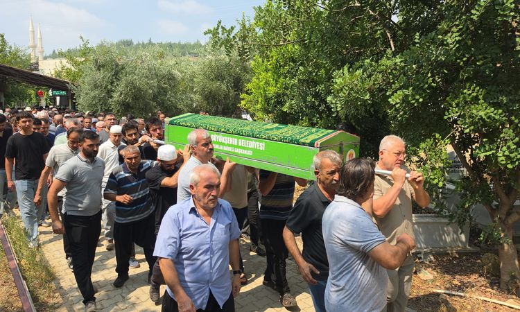 Denizde boğulan 16 yaşındaki Kerem Can, son yolculuğuna uğurlandı ve Merak Edilenler
