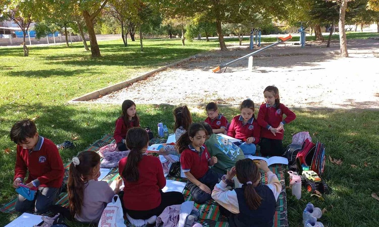 Denizli Çivril'de 2. sınıf öğrencileri sağlıklı kahvaltı yapıp oyunla öğrendi | İşte Tüm Ayrıntılar