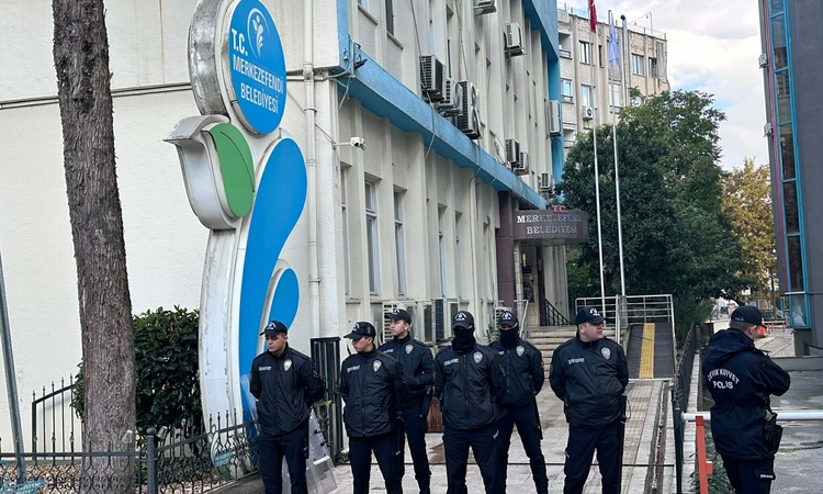 Denizli Merkezefendi Belediyesi operasyonunda 3 şüpheli adliyeye sevk edildi