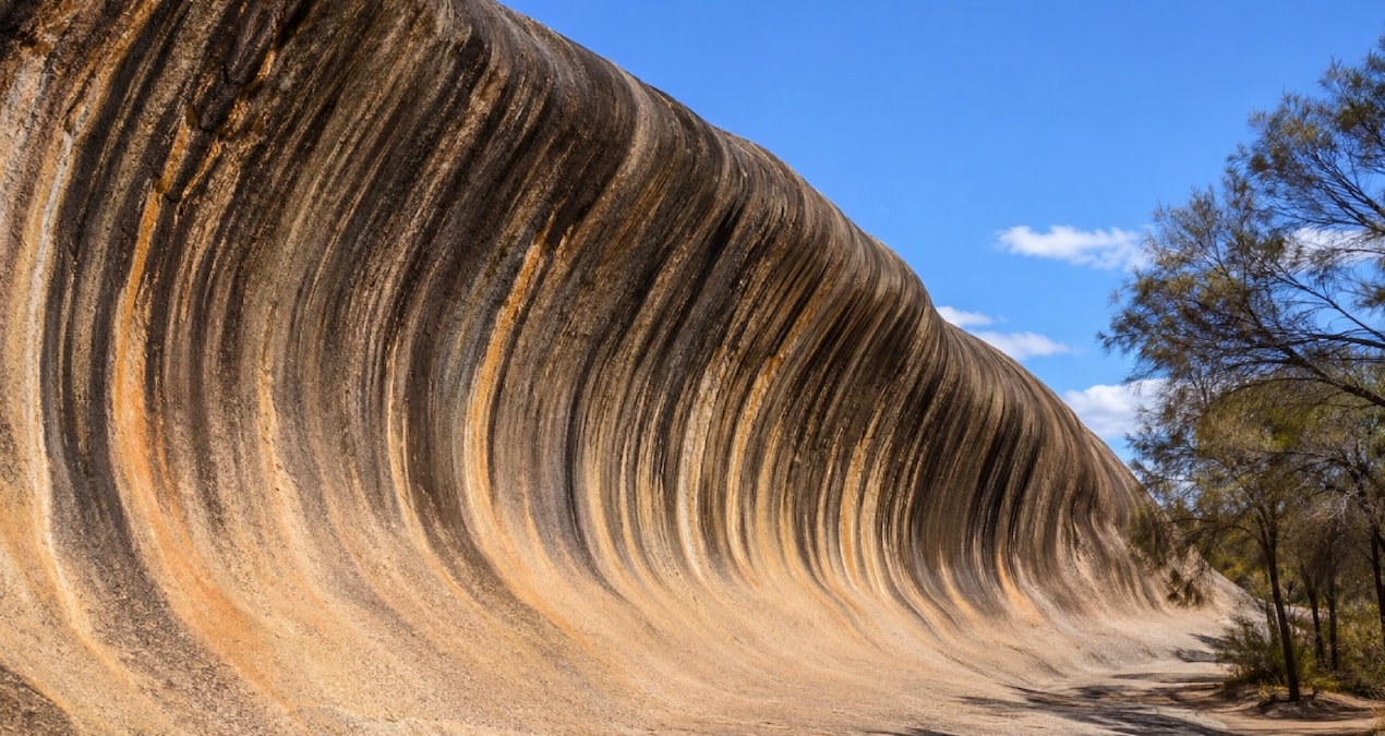 It looks like a giant wave, but it hasn't moved for millions of years - Last Minute