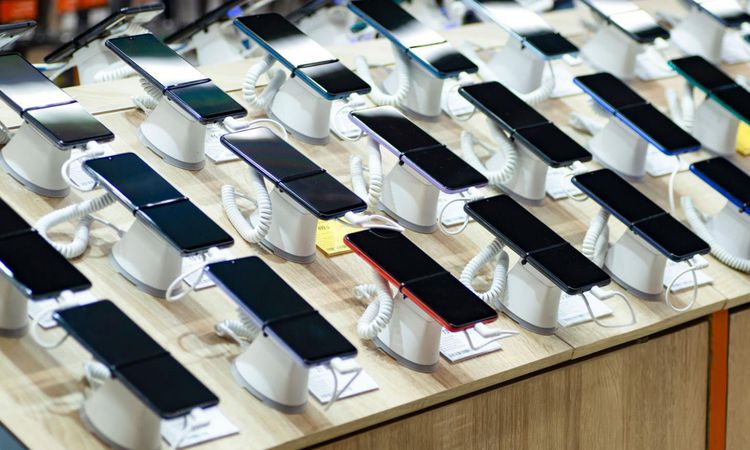 Kritik Açıklama: Dev marka piyasadan çekildi! Telefon pazarında taşlar yerinden oynadı - Son Dakika Haberleri