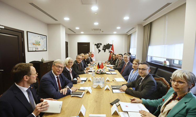 Dışişleri Bakan Yardımcısı Özel, Almanya Federal İçişleri Bakanlığı Devlet Sekreteri Engelke ile görüştü ve Me