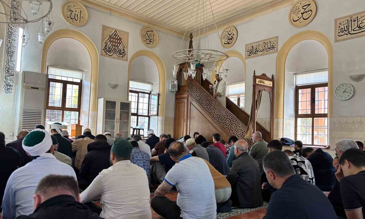 Diyanet, cuma hutbesinde sosyal medyada doğruluk ve mahremiyet uyarısında bulundu