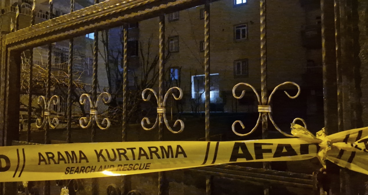 Son Gelişme: Diyarbakır'da korkutan gece: Kolonlarından ses gelen 6 katlı bina tahliye edildi - Son Dakika Hab