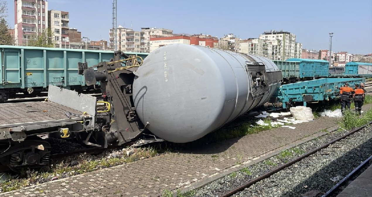 Ayrıntılar Netleşti: Diyarbakır'da yük treninin vagonu raydan çıktı - En Son Haber | İşte Tüm Ayrıntılar