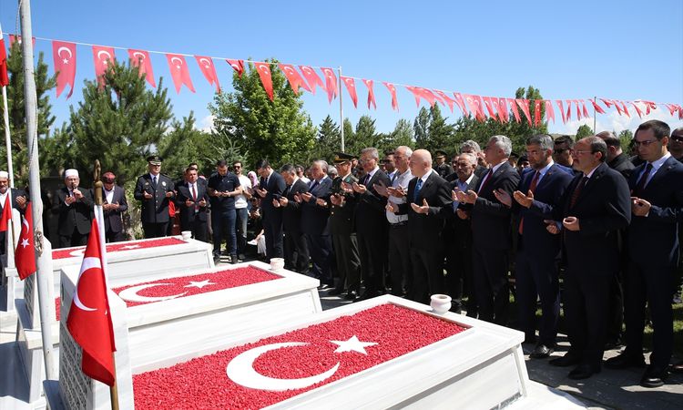 July 15 Martyrs Commemorated in Eastern Provinces - News
