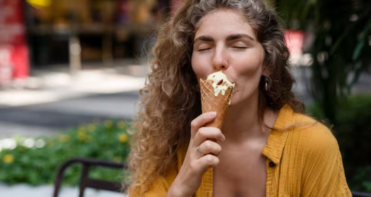 It happens to everyone who eats ice cream: Experts explained why - Latest News