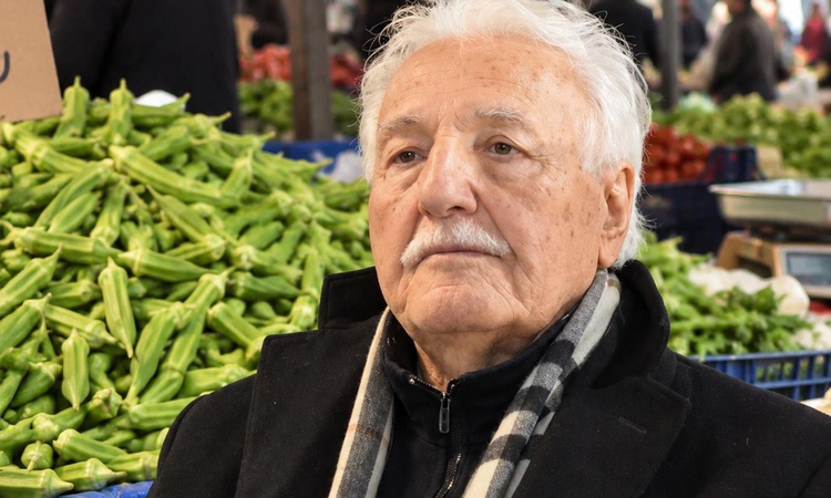 Dört dönem bakanlık yapan Ali Naili Erdem, 1 kilo bamya alamadı ve Merak Edilenler