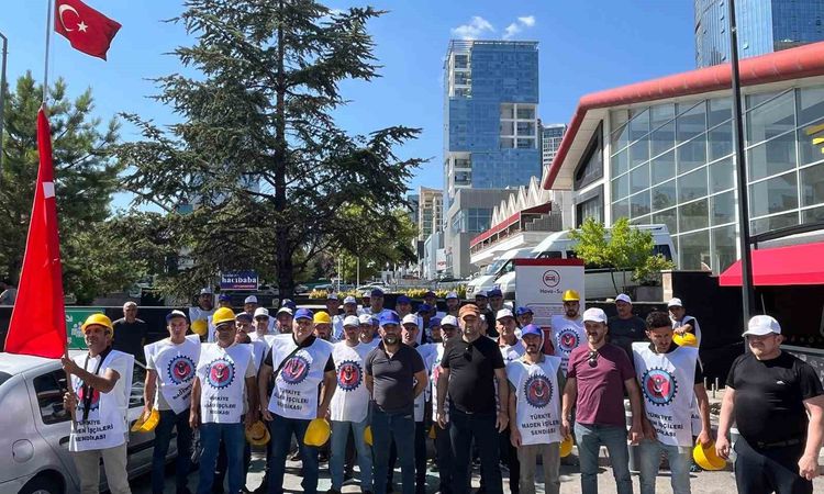 Son Gelişme: Doruk Madencilik işçileri maaş eyleminde - Son Dakika Haberleri