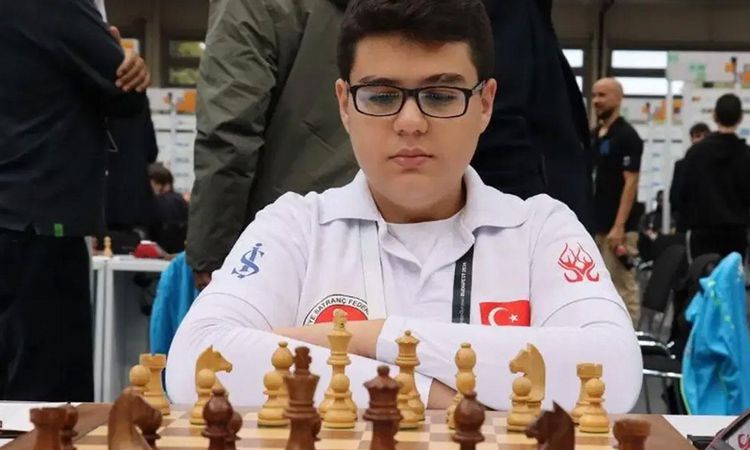 Ayrıntılar Netleşti: Dünyanın en genç satranç büyükustası Yağız Kaan Erdoğmuş dünyada 1. sırada - Son Dakika H