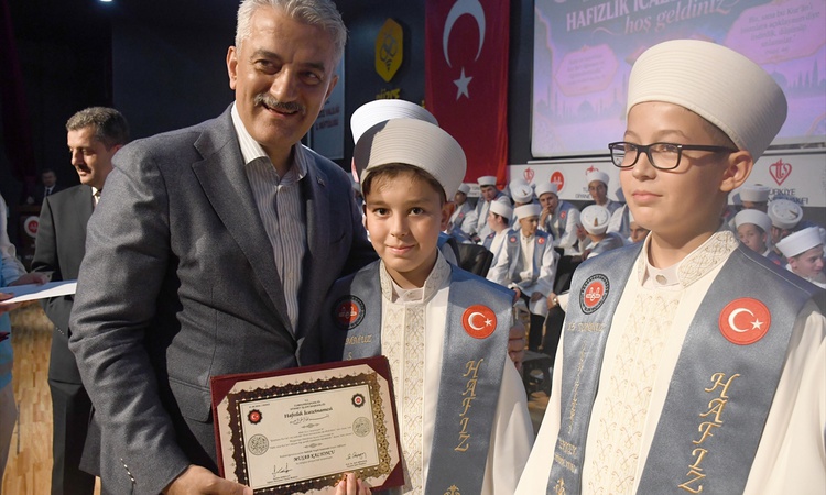 Düzce'de 108 öğrenci hafızlık icazet belgelerini aldı | İşte Tüm Ayrıntılar