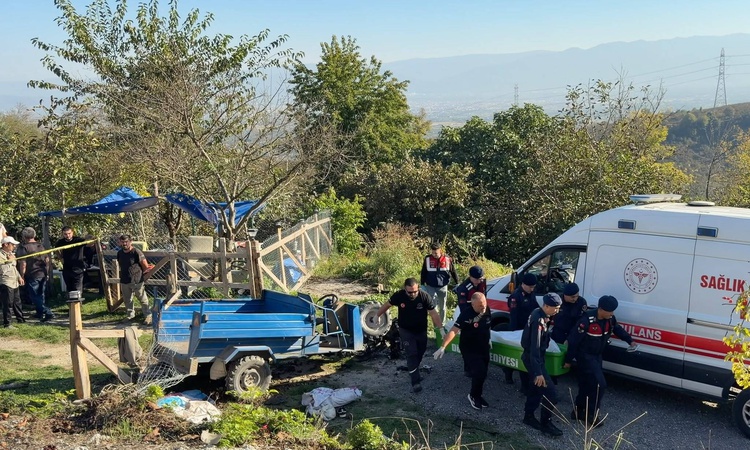 Düzce'de tarla yolunda devrilen patpatta Arife Aydoğan öldü, sürücü yaralandı: Gelişmeler Takip Ediliyor