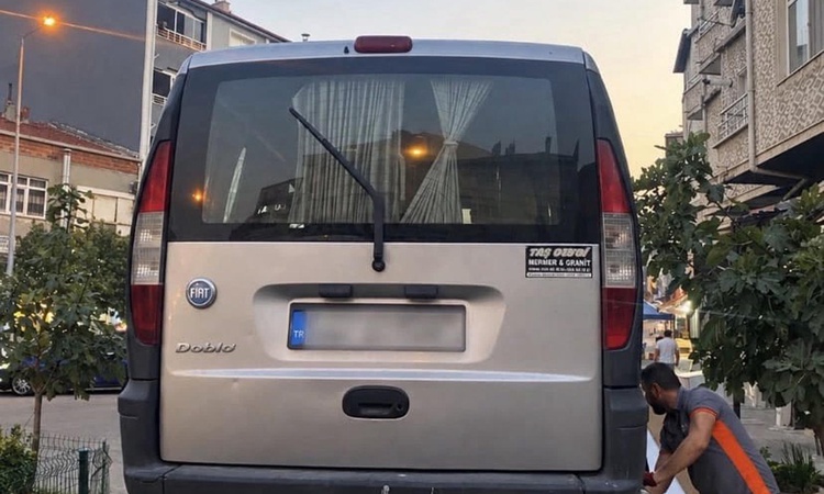 Edirne Uzunköprü'de 14 kaçak göçmen yakalandı, sürücü yakalanarak gözaltına sevk edildi ve Merak Edilenler