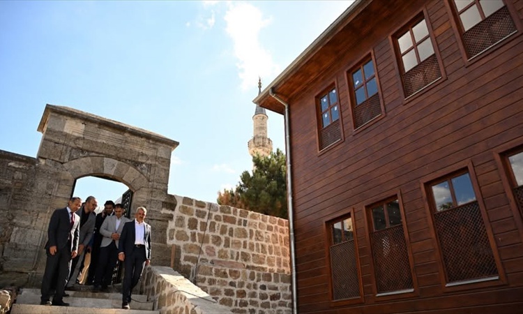 Edirne Valisi Sezer, Muradiye Mevlevihanesi'ndeki ihya çalışmalarını inceledi. - Son Dakika Bilgileri