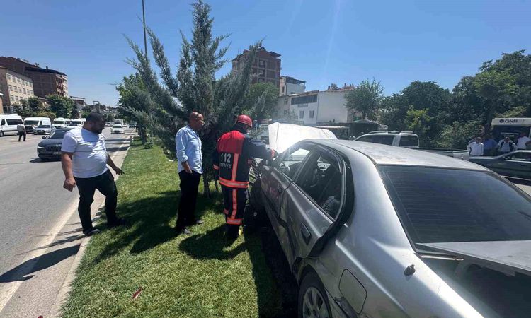 A concrete mixer and a car collided in Elazığ: 3 injured - News