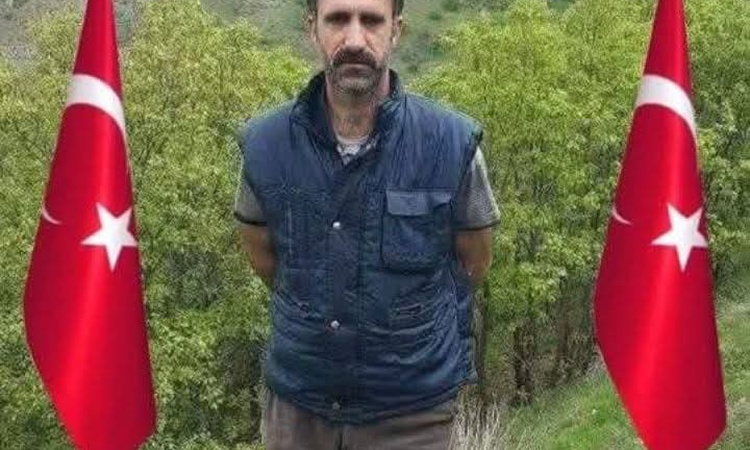 Elazığ Palu'da düğüne giden amca ve yeğenine otomobil çarptı, amca öldü ve Merak Edilenler