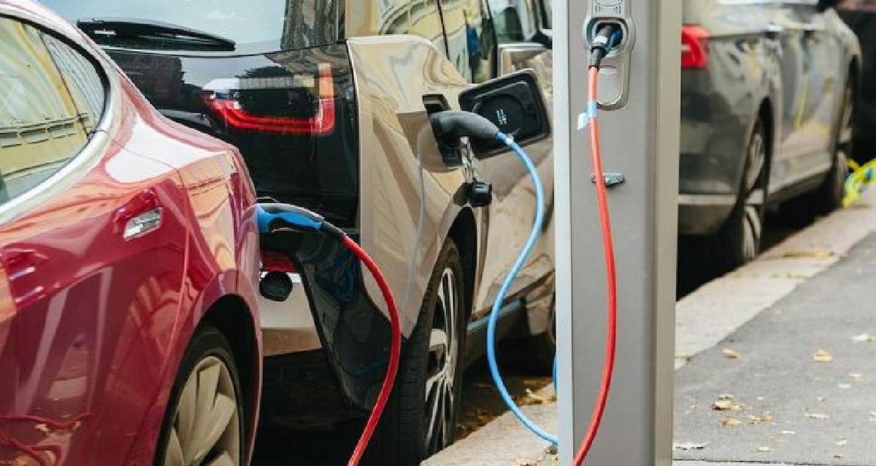 Elektrikli otomobillerde rekor büyüme: Bir yılda yüzde 78 arttı - Haberleri