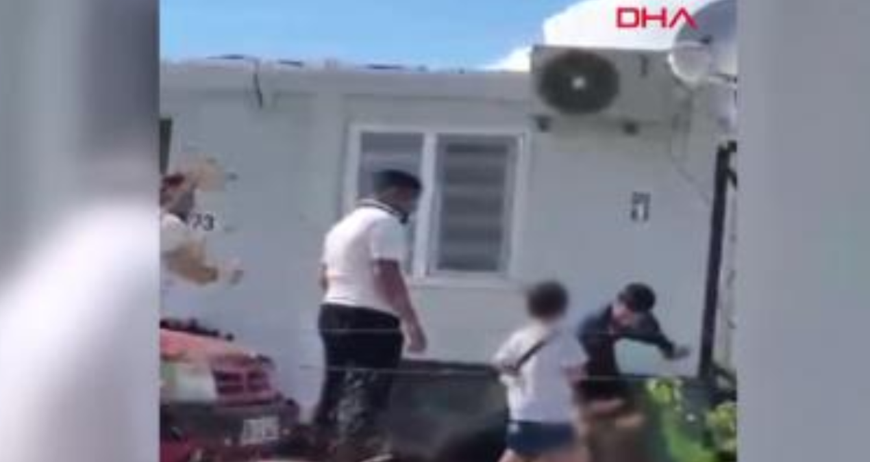 He beat his wife, who laid her on the ground with a knife in his hand - News