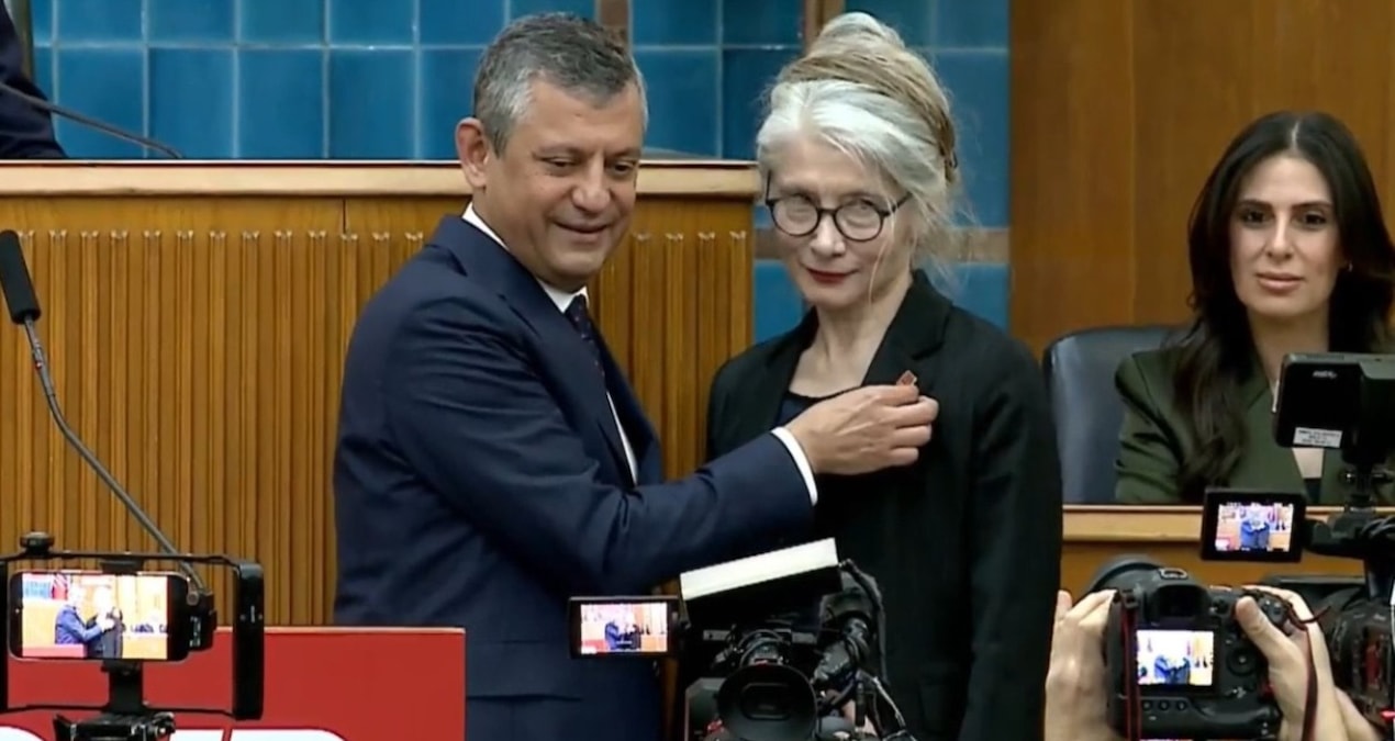 Sıcak Gündem: Emine Ülker Tarhan, CHP'ye geri döndü - En Son Haber | İşte Tüm Ayrıntılar