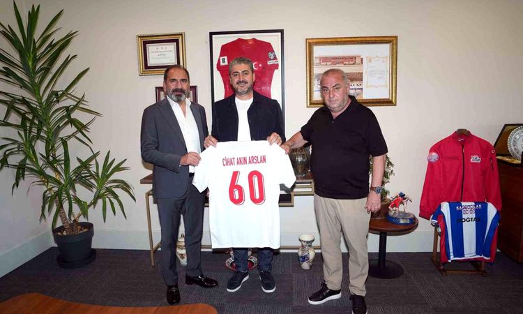 Ayrıntılar Netleşti: Erbaaspor Başkanı Cihan Akın Arslan'dan, Mecnun Otyakmaz'a ziyaret - Son Dakika