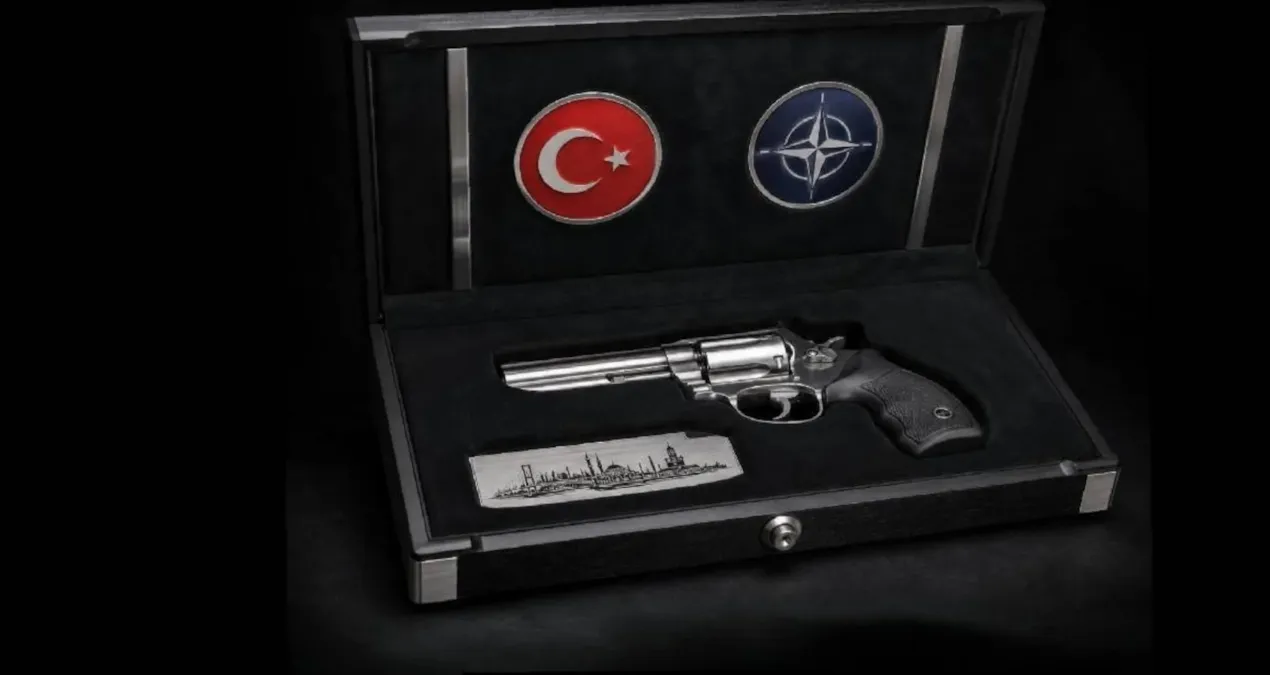Reaction to Erdogan's gun gift to NATO leaders: 'He thinks it's Esenyurt' - Latest News