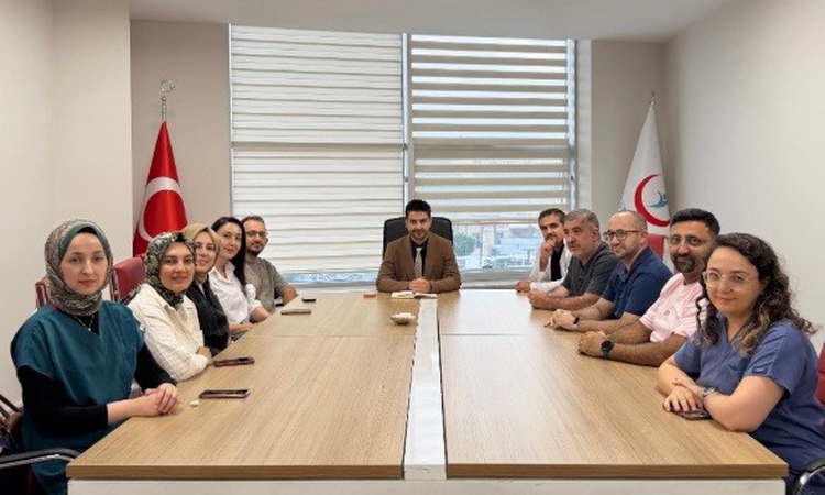 Erzincan Mengücek Gazi Hastanesi Başhekimi, Anestezi Kliniği hekimleriyle toplandı | İşte Tüm Ayrıntılar