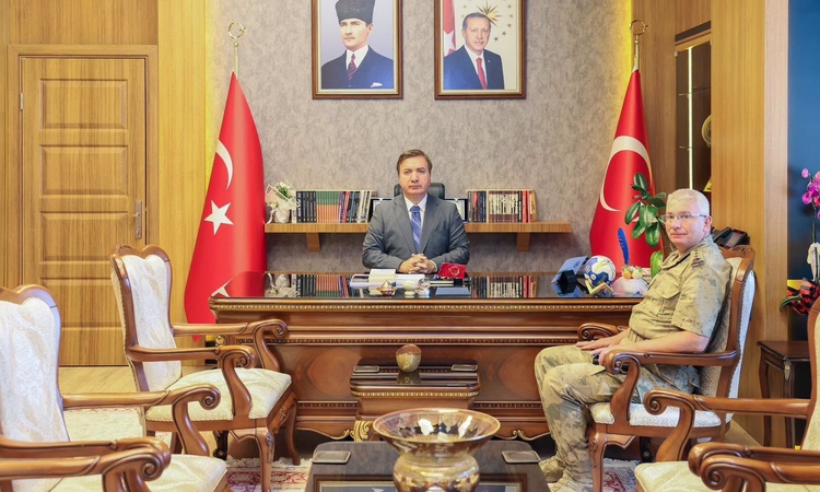 Erzincan Valisi Aydoğdu, İl Jandarma Komutanı Altundarak’ı kabul etti