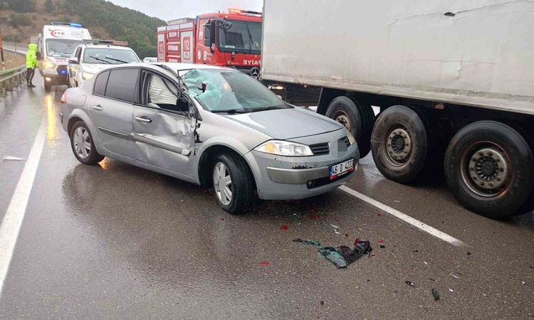 Erzurum Aşkale'de tır, kamyon ve 2 otomobilin karıştığı kazada can kaybı yaşanmadı - Son Dakika Bilgileri