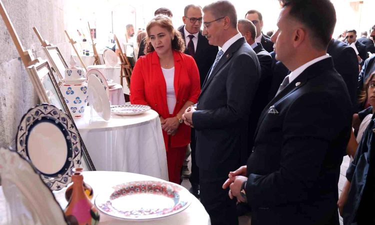 200 artworks of women relatives of martyrs were exhibited in Erzurum - News