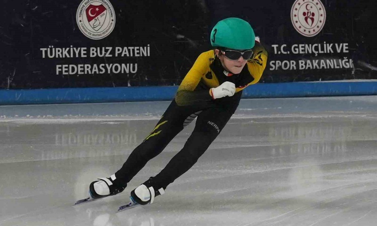 Erzurum'da Short Track Federasyon Kupası 1'in 2. günü madalya töreniyle sona erdi | İşte Tüm Ayrıntılar