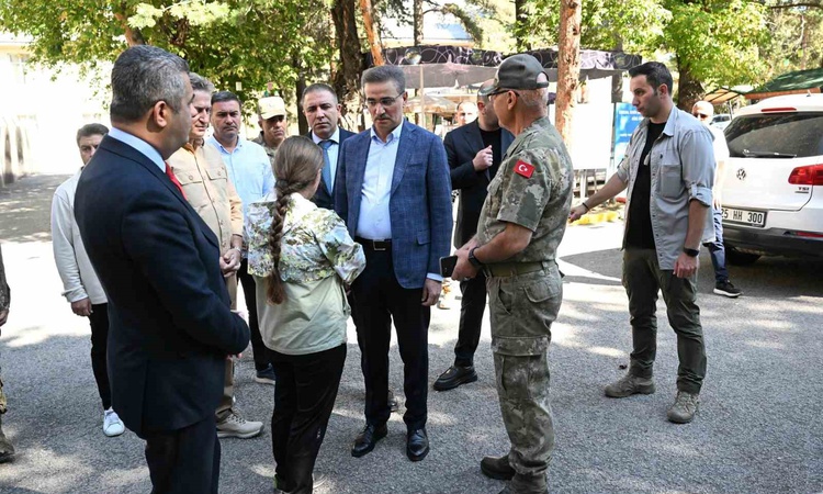 Erzurum Valisi Baruş, Erzurum Lisesi'ne devredilen Çakmak Hastanesi binasını inceledi ve Merak Edilenler