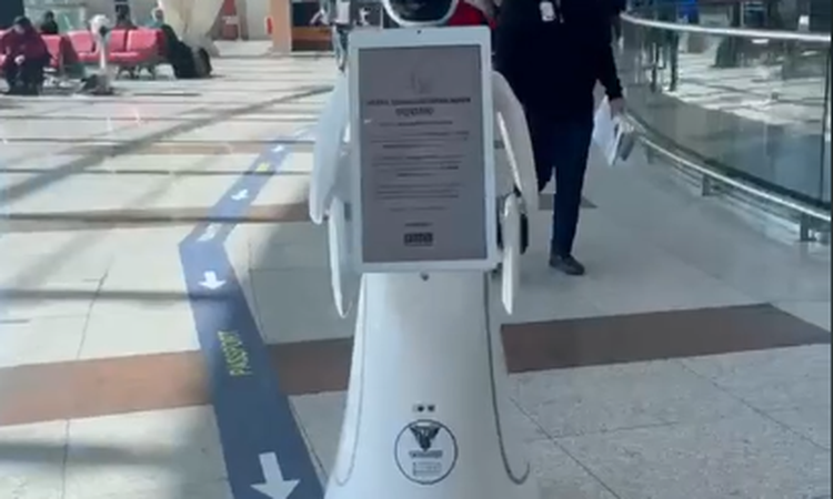 Esenboğa Havalimanı’nı robotlar “işgal etti”: Gelişmeler Takip Ediliyor