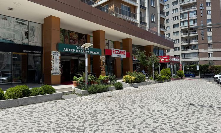 Armed attack in Esenyurt caught on camera - Breaking News
