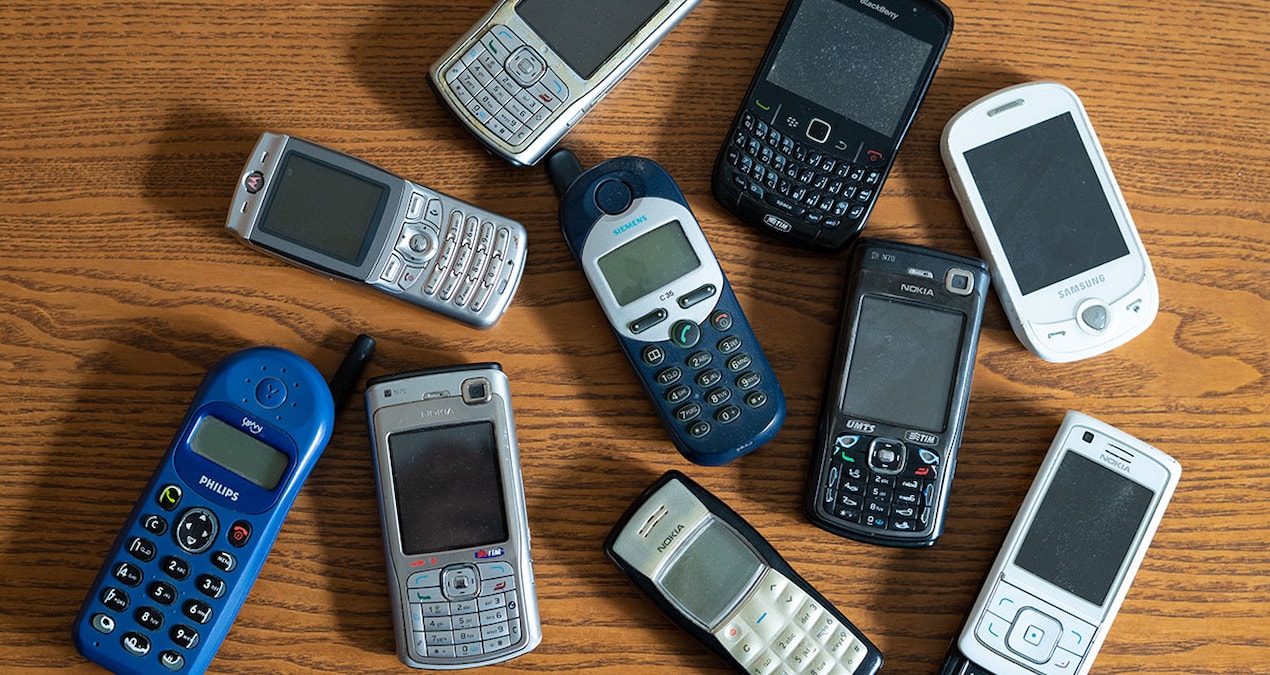 Son Gelişme: Eski cep telefonları yeni servet kapısı oldu: 8 milyona satıldı - Son Dakika Haberleri ve Merak E