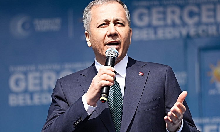 Eski İçişleri Bakanı Ali Yerlikaya, uzun süre sonra Beşiktaş maçında görüntülendi: Gelişmeler Takip Ediliyor