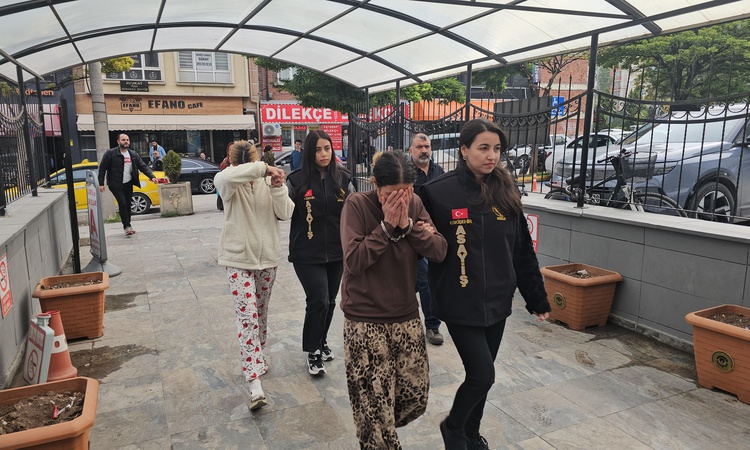 Eskişehir'de 2 evden 168 bin lira ve ziynet eşyası çalan 2 kadın şüpheli hakkında tutuklama kararı verildi: Ge