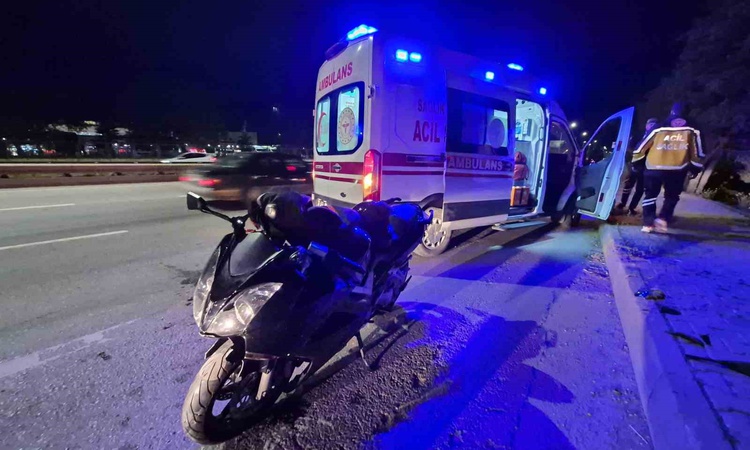 Eskişehir Çevre Yolu'nda otomobile çarpan motosikletin sürücüsü hastaneye kaldırıldı ve Merak Edilenler
