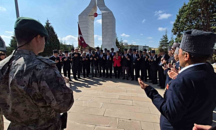 Eskişehir’de gaziler ve şehit yakınlarından şehitlik ziyareti | İşte Tüm Ayrıntılar