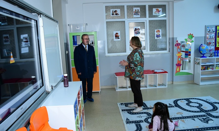 Eskişehir İl Milli Eğitim Müdürü Sinan Aydın, uygulama anaokulunu ziyaret etti ve Merak Edilenler