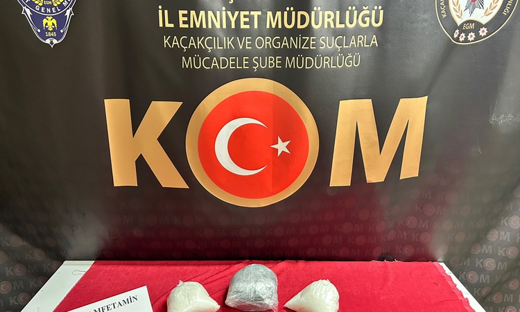 Eskişehir'de kaçak alkol ve uyuşturucu operasyonunda 1 şüpheli yakalanarak gözaltına sevk edildi