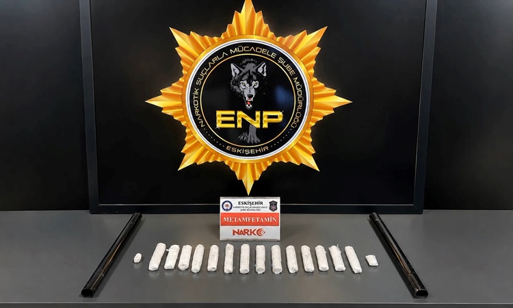 Eskişehir'de valiz sapına gizlenmiş 1 kilo 126 gram sentetik uyuşturucu ele geçirildi ve Merak Edilenler