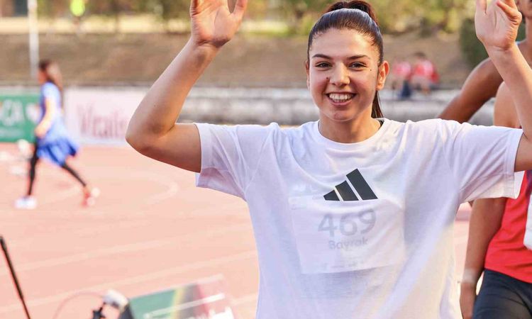 Gündemden Son Bilgiler: Esra Bayrak, uzun atlamada şampiyonu olarak dünyada 2. sıraya artış grafiği çizdi - So