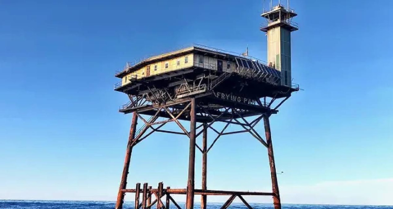 Etrafı köpekbalıklarıyla çevrili otel: Sadece helikopterle gidilebiliyor - Son Dakika - Son Dakika Bilgileri