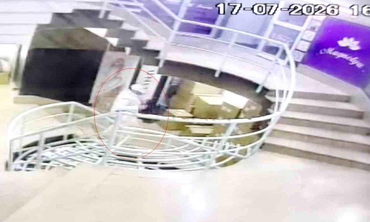 Fatih'teki 2 kilo altın vurgununun kamera görüntüleri gözler önüne serildi - Son Dakika Haberleri: Gelişmeler