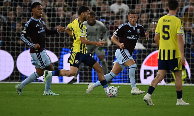 Fenerbahçe'de 6 farklı mağlubiyete rağmen alkışlar Oğuz Aydın'a: Gelişmeler Takip Ediliyor