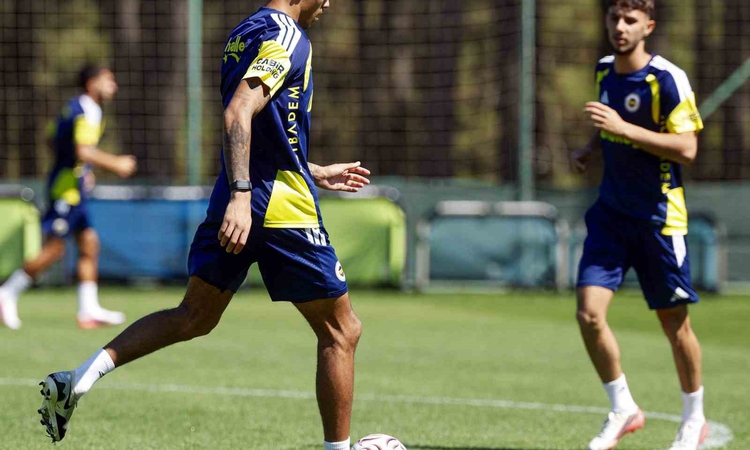 Fenerbahçe, İsmail Kartal yönetiminde çalıştı - Son Dakika Bilgileri