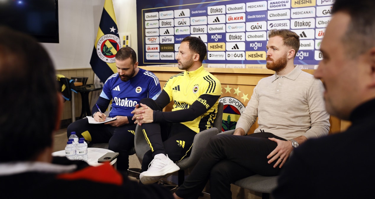 Son Gelişme: Fenerbahçe'de kritik toplantı sona erdi! Tedesco ve Devin Özek ile devam kararı - Haberleri | İşt