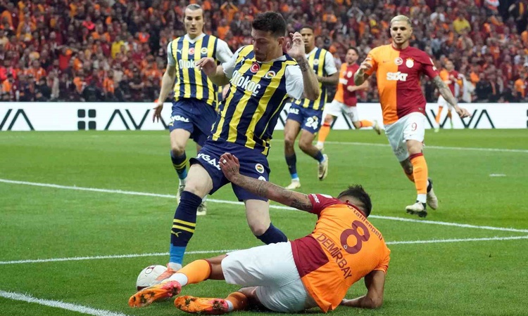 Fenerbahçe'de Mert Hakan Yandaş, Galatasaray derbisinde 7. kez sahaya çıkabilir: Gelişmeler Takip Ediliyor